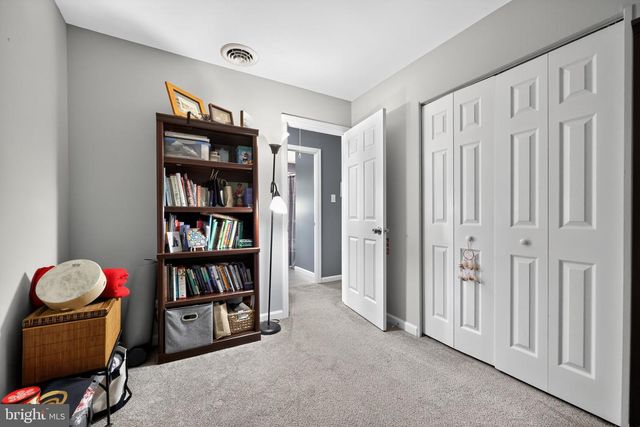 40 N ROSE LN, West Berlin, NJ 08091