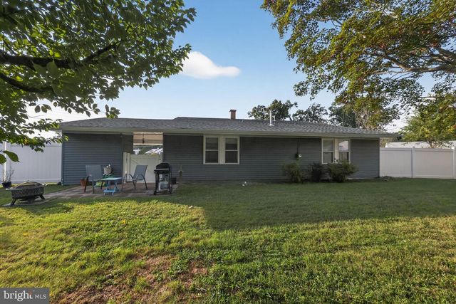 40 N ROSE LN, West Berlin, NJ 08091