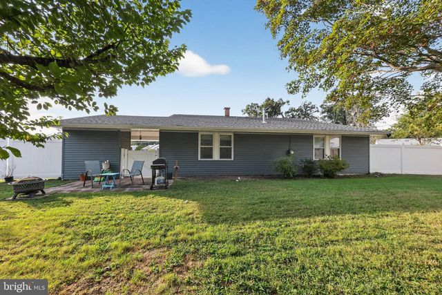 40 N ROSE LN, West Berlin, NJ 08091