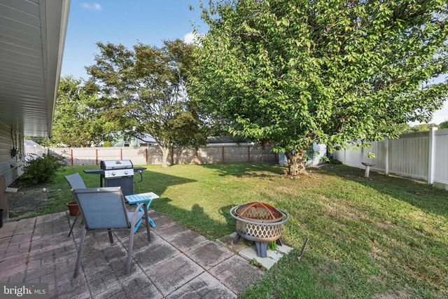 40 N ROSE LN, West Berlin, NJ 08091