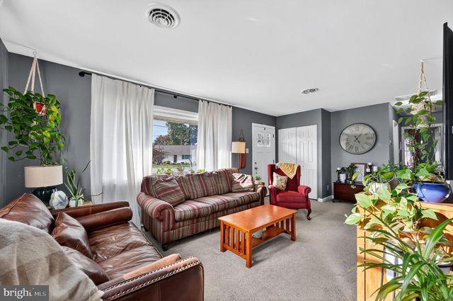 40 N ROSE LN, West Berlin, NJ 08091