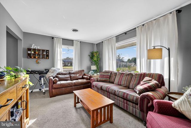 40 N ROSE LN, West Berlin, NJ 08091