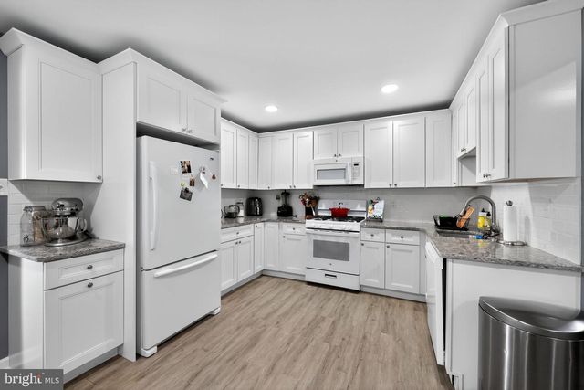 40 N ROSE LN, West Berlin, NJ 08091