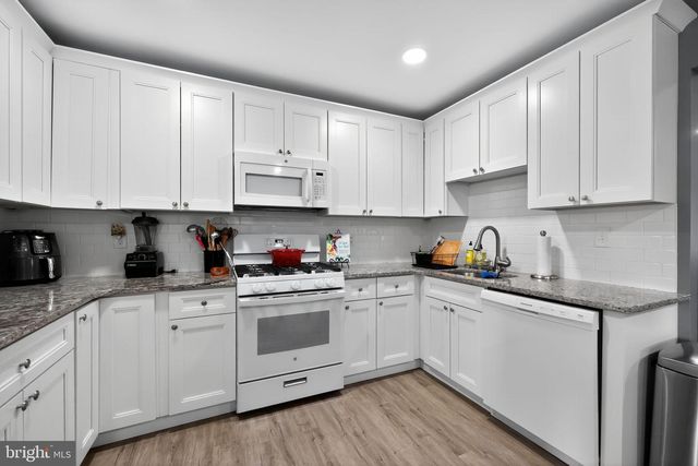 40 N ROSE LN, West Berlin, NJ 08091