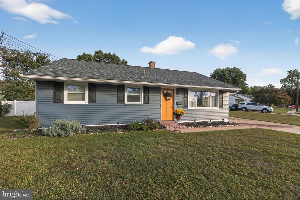 40 N ROSE LN, West Berlin, NJ 08091