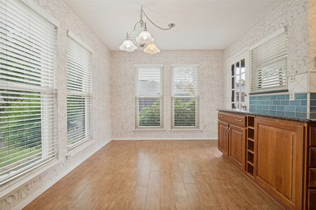 5725 Trails Edge Court, Arlington, TX 76017