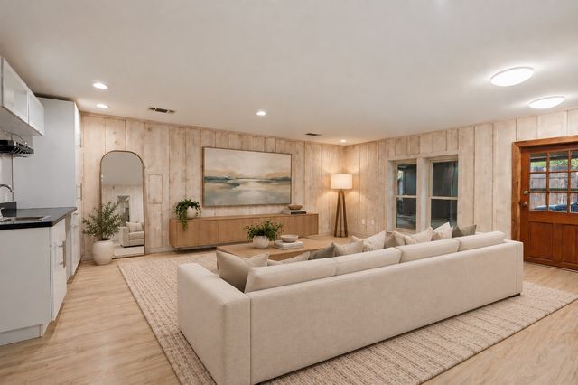 5725 Trails Edge Court, Arlington, TX 76017