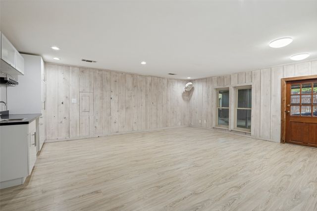 5725 Trails Edge Court, Arlington, TX 76017