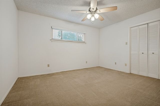 5725 Trails Edge Court, Arlington, TX 76017