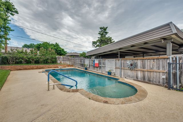 5725 Trails Edge Court, Arlington, TX 76017
