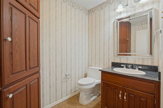 5725 Trails Edge Court, Arlington, TX 76017
