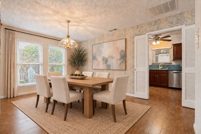 5725 Trails Edge Court, Arlington, TX 76017
