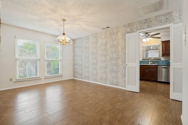 5725 Trails Edge Court, Arlington, TX 76017