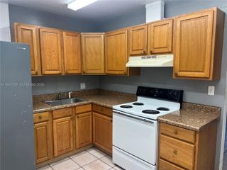 9203 NW 38th Dr 12, Coral Springs, FL 33065