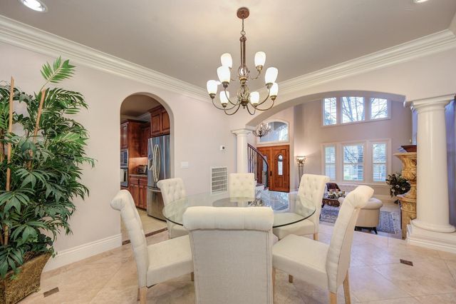 314 Canyon Falls Dr, Folsom, CA 95630