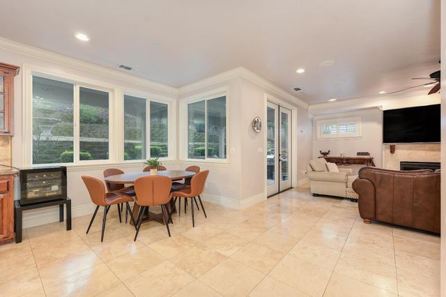 314 Canyon Falls Dr, Folsom, CA 95630