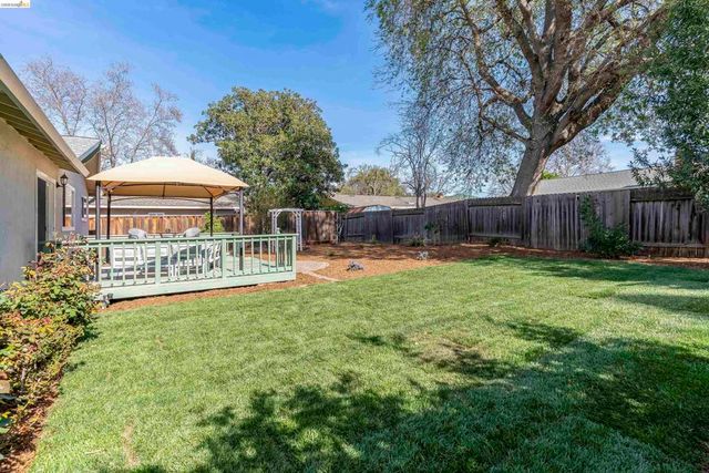 3994 Newcastle Rd, Concord, CA 94519