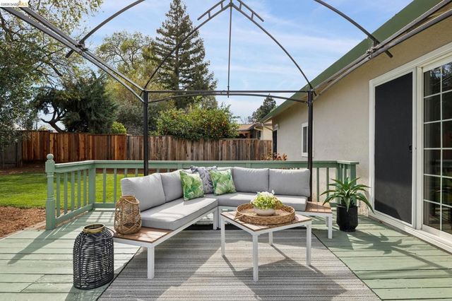 3994 Newcastle Rd, Concord, CA 94519