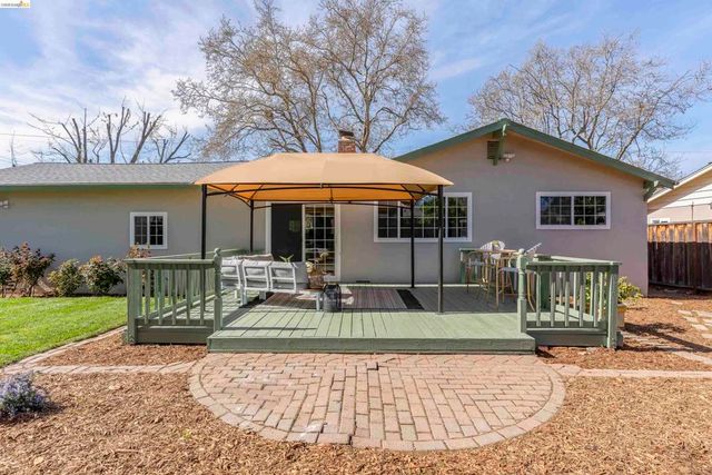 3994 Newcastle Rd, Concord, CA 94519