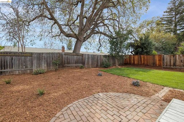 3994 Newcastle Rd, Concord, CA 94519