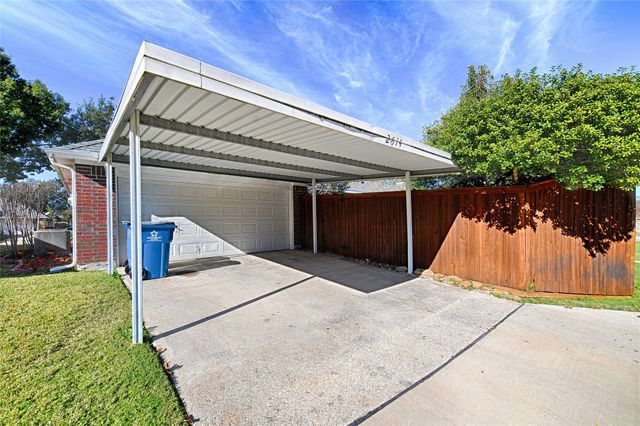 2614 Dandelion Lane, Rowlett, TX 75089