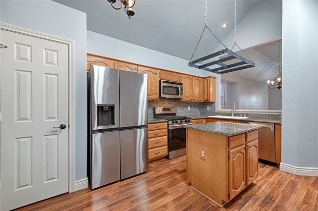 2614 Dandelion Lane, Rowlett, TX 75089