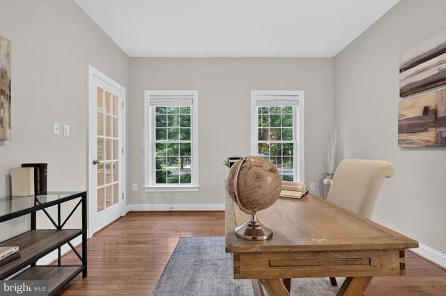 889 BALLOU ST, Herndon, VA 20170
