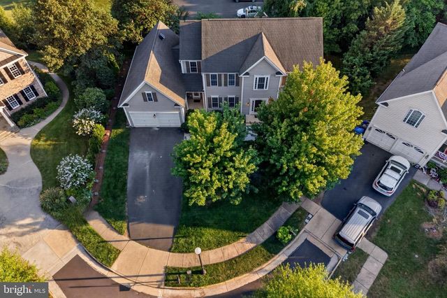 889 BALLOU ST, Herndon, VA 20170