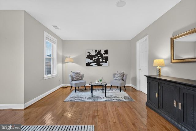 889 BALLOU ST, Herndon, VA 20170