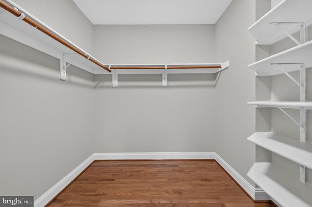 889 BALLOU ST, Herndon, VA 20170