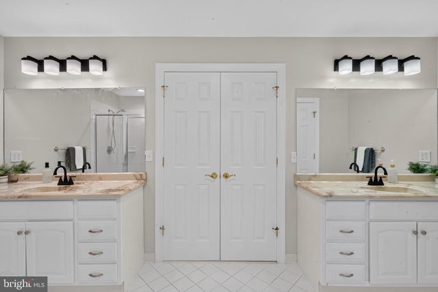 889 BALLOU ST, Herndon, VA 20170