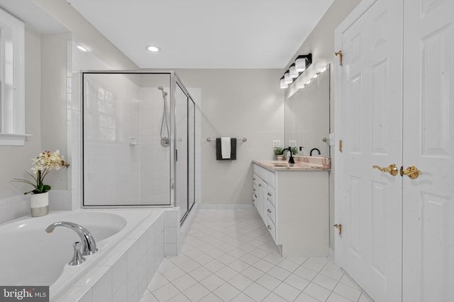 889 BALLOU ST, Herndon, VA 20170
