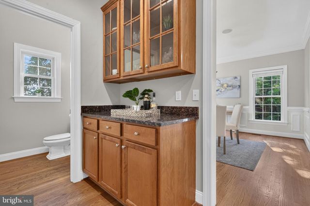 889 BALLOU ST, Herndon, VA 20170