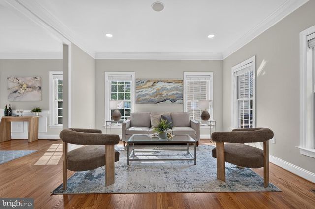 889 BALLOU ST, Herndon, VA 20170