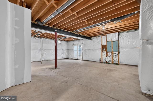 889 BALLOU ST, Herndon, VA 20170