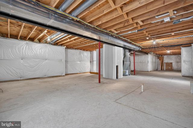 889 BALLOU ST, Herndon, VA 20170