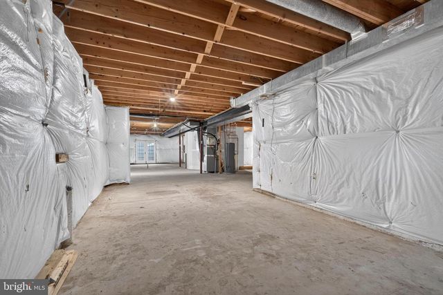 889 BALLOU ST, Herndon, VA 20170