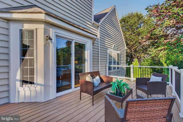 889 BALLOU ST, Herndon, VA 20170