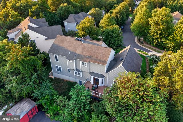 889 BALLOU ST, Herndon, VA 20170