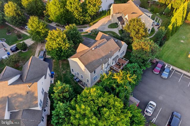 889 BALLOU ST, Herndon, VA 20170