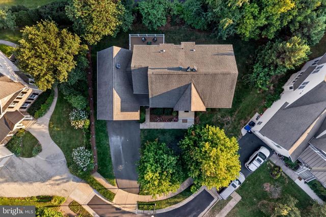 889 BALLOU ST, Herndon, VA 20170