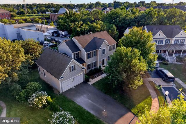 889 BALLOU ST, Herndon, VA 20170