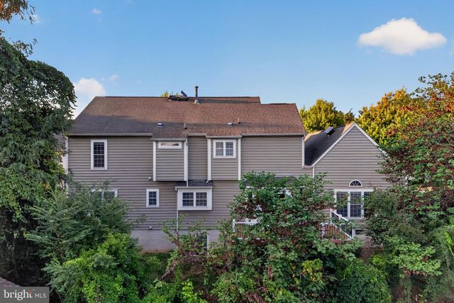 889 BALLOU ST, Herndon, VA 20170