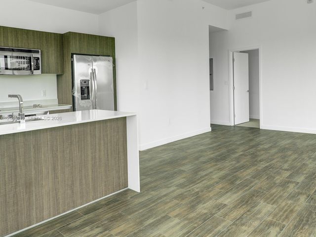 1600 SW 1st Avenue 401, Miami, FL 33129