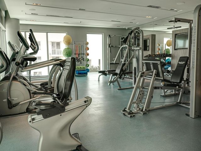 1600 SW 1st Avenue 401, Miami, FL 33129