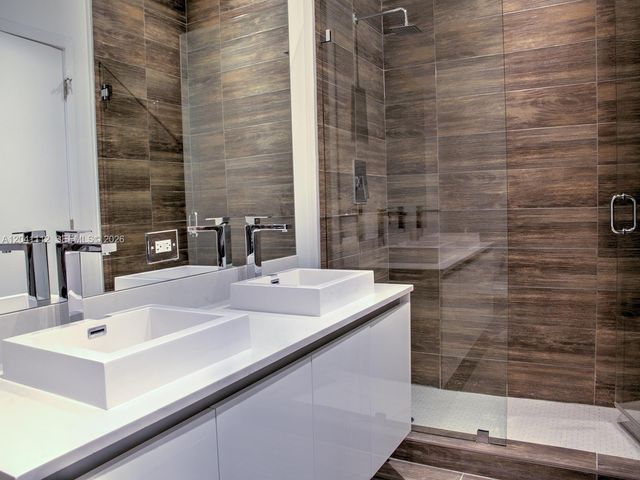 1600 SW 1st Avenue 401, Miami, FL 33129