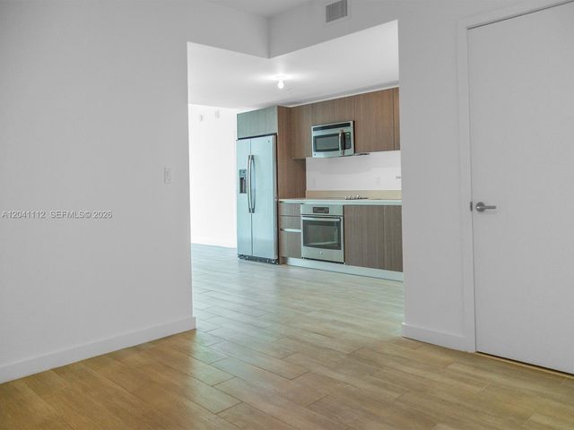 1600 SW 1st Avenue 401, Miami, FL 33129