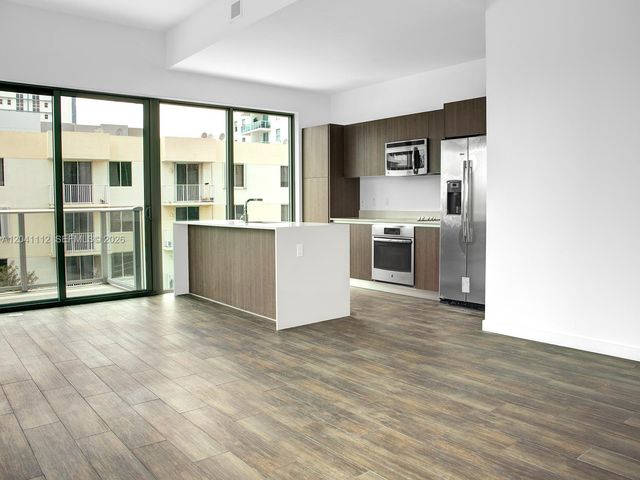 1600 SW 1st Avenue 401, Miami, FL 33129