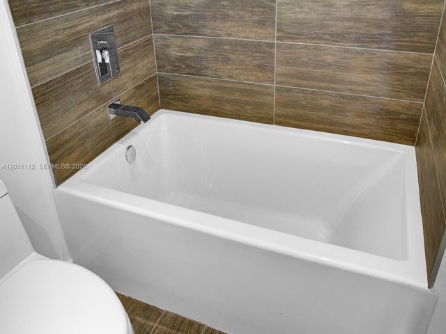 1600 SW 1st Avenue 401, Miami, FL 33129