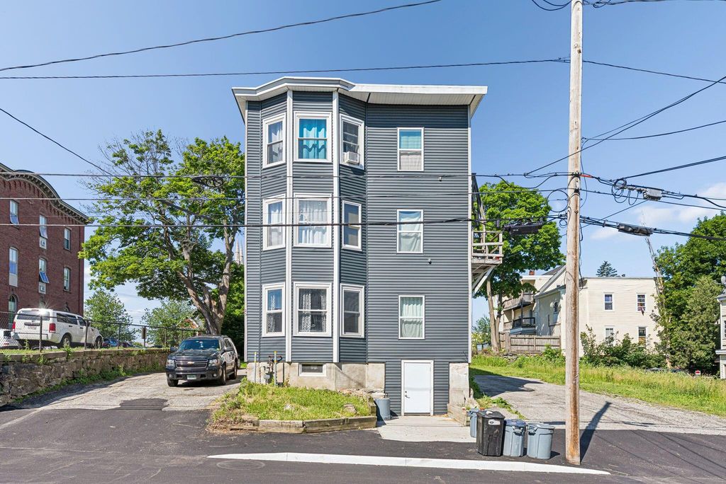 25 Howe Street, Lewiston, ME 04240 — exterior